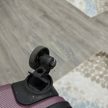 Valiz Tekerlekleri Kırık, Rapor Sorunu Yaşanıyor