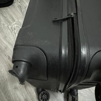 Ajet Gepäck beschädigt und keine Erstattung trotz Schadenserfahrung