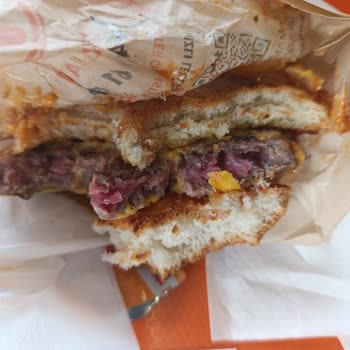 Çiğ Köfte Skandalı: Çocuğuma Pişmemiş Et Yedirdiler