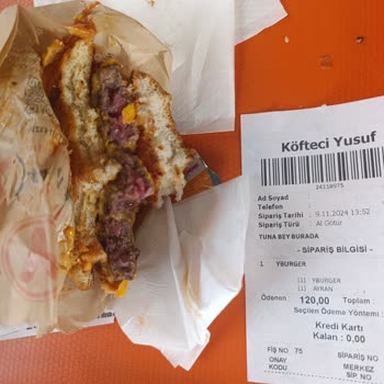 Çiğ Köfte Skandalı: Çocuğuma Pişmemiş Et Yedirdiler