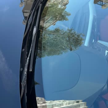 BMW 420d Ön Cam Sorunu: Kalite Beklentisini Karşılamıyor