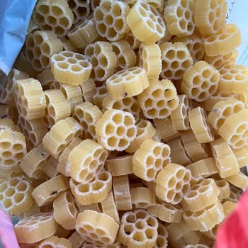 Arbella Böcekli Makarnayla Karşılaşma