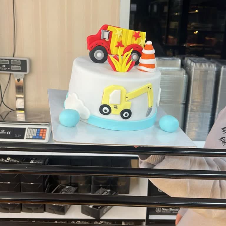 Saçı Beyaz Butik Patisserie Sipariş Verdim Mağdur Oldum