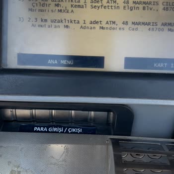 ATM'de Sıkışan Para Ve Yetersiz Destek