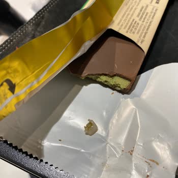 Çikolatanın İçinden Plastik Parça Çıktı!