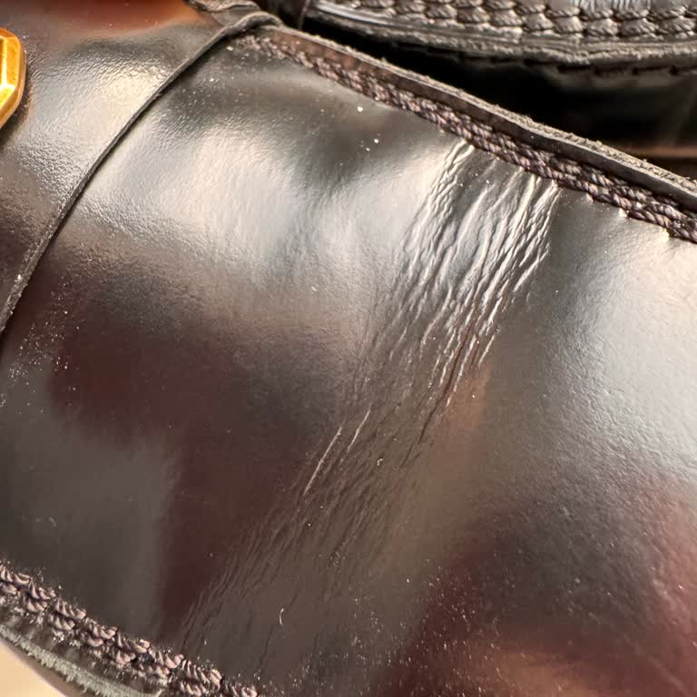 Deri Ayakkabının Çatlaması Ve Mağaza Müdürünün Tavrı