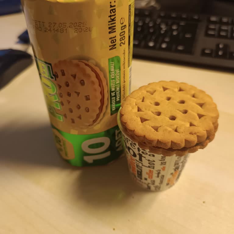 Taş Gibi Protein Bisküvisi: A101 Alışveriş Hayal Kırıklığı