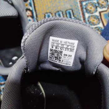 Orijinal Ayakkabının Taban Yazısı Soyuldu