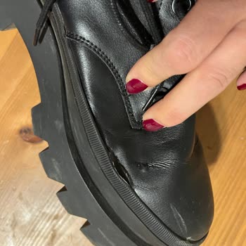 Stradivarius Botlarında Kalite Düşüşü Ve Parçalanma Sorunu