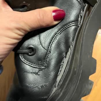 Stradivarius Botlarında Kalite Düşüşü Ve Parçalanma Sorunu