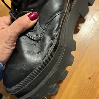 Stradivarius Botlarında Kalite Düşüşü Ve Parçalanma Sorunu