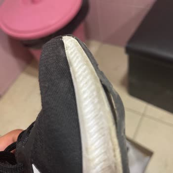 Kalitesiz Ayakkabı Ve Yetersiz Müşteri Hizmeti