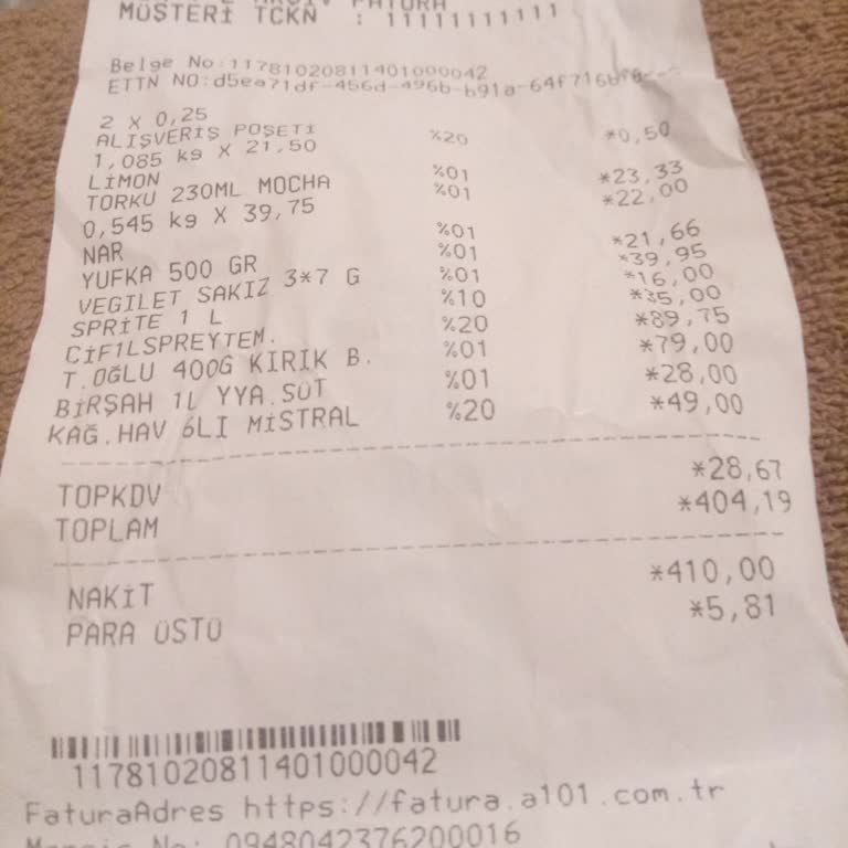 Kırık Peynir Ve Aşağılayıcı Hizmet