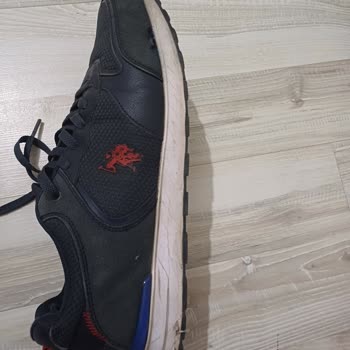 Ayakkabım 6 Ayda Yırtıldı, Değişim Reddedildi