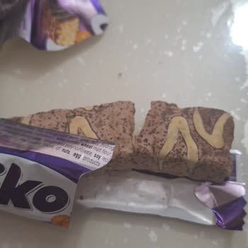 Bozuk Ülker Piko Çikolatası: Beyazlamış Ve Sert