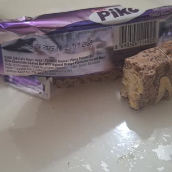Bozuk Ülker Piko Çikolatası: Beyazlamış Ve Sert