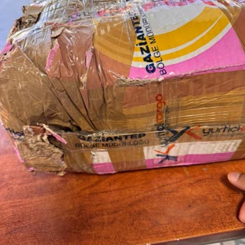 Kırık Koliler Ve İlgisiz Müşteri Hizmeti