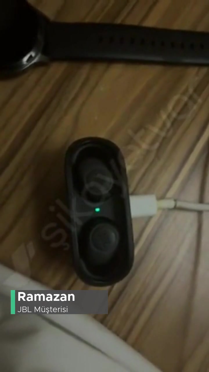 JBL Tws 100 Kulaklık Yeşil Işık Yanıp Sönüyor videonun kapak resmi