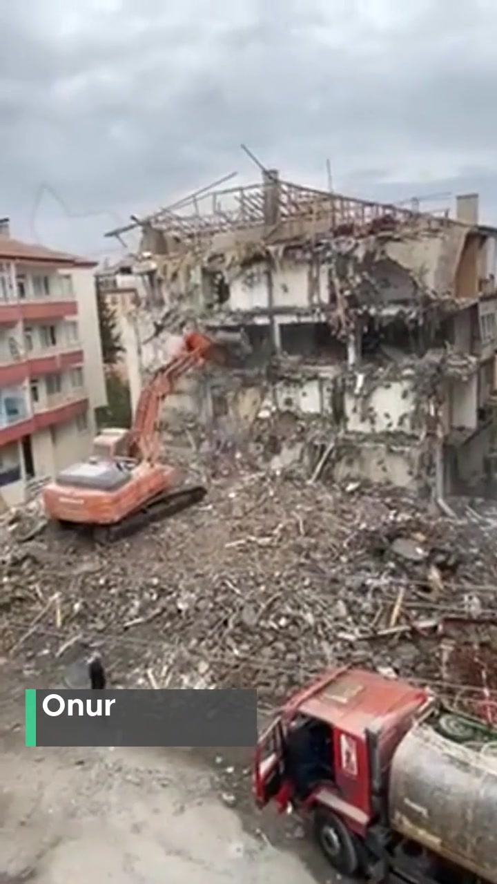 Malatya Büyükşehir Belediyesi Buna Nasıl İzin Veriyor? videonun kapak resmi