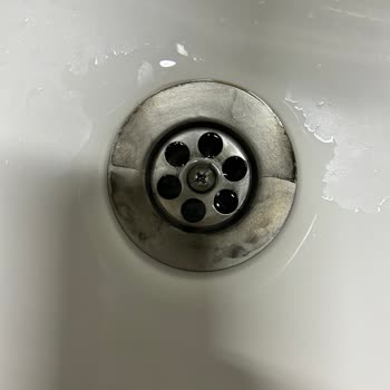 Domestos Ürünü Lavabomda Pas Oluşumuna Sebep Oldu