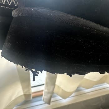 Ugg Tazz Ayakkabı 4 Günde Tel Tel Soyuldu