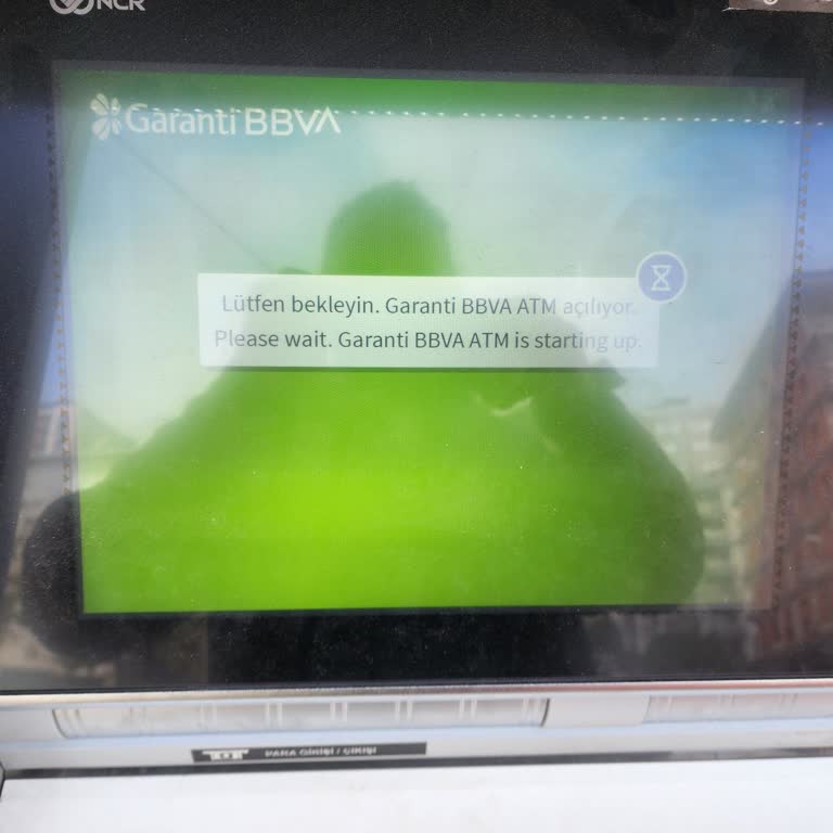 ATM'den Para Çekememe Ve Müşteri Hizmetlerine Ulaşamama Sorunu