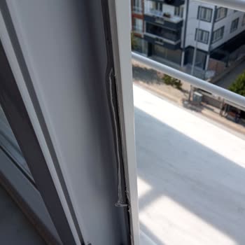 Adopen Pencerelerde Fitil Sorunu