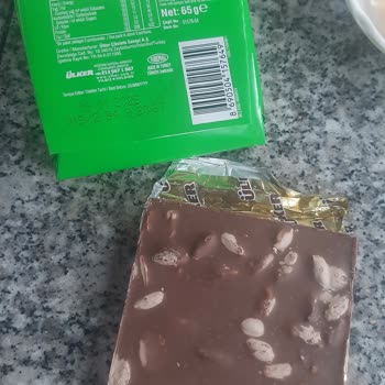 Beklenmedik Çikolata Deneyimi: Küflenmiş Gibi Görünüyor