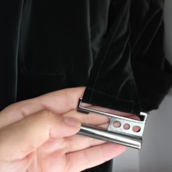 Yanıltıcı Ürün Görselleri Ve Lekeli Mont Şikayeti