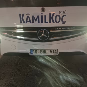 Kamil Koç Yolculuğunda Korku Dolu Anlar: Şoförün Ani Freni Ve Buz Gibi Tesislerde Mahsur Kalma