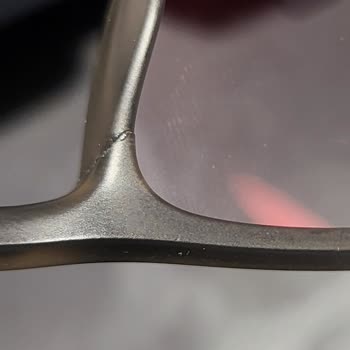 Gözlük Camı Değişiminde Hasar Şoku