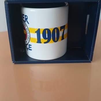 Kırık Hediye Kupası Ve İlgisiz Müşteri Hizmeti Deneyimi