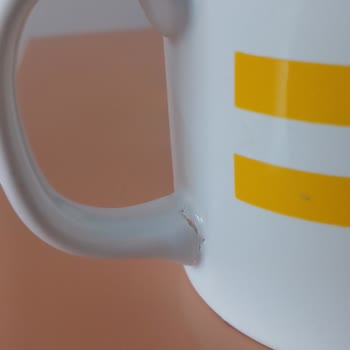 Kırık Hediye Kupası Ve İlgisiz Müşteri Hizmeti Deneyimi