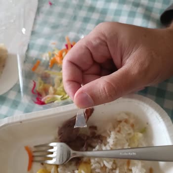 İkram Salatadan Çıkan Cam Parçası: Güvenlik Tehlikesi