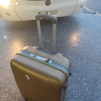 Kırılan Bavul Ve Özürsüz Şoför