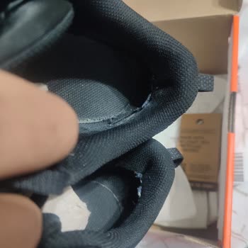 Nike Ayakkabının 1.5 Ayda Yıpranması Şaşırttı