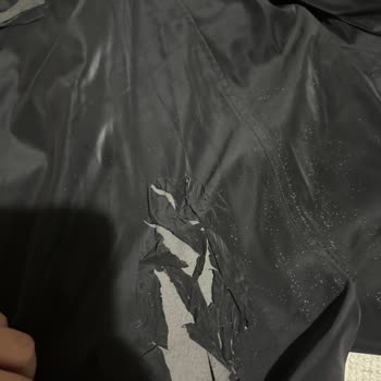 DeFacto'dan Aldığım Trençkotun Kalitesizliği Ve İlgisizlik