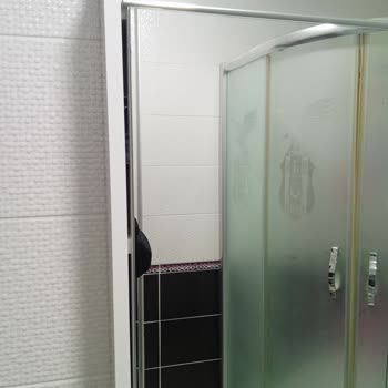 Lavabo Ve Dolap Sorunlarıyla Dolup Taşan Deneyim