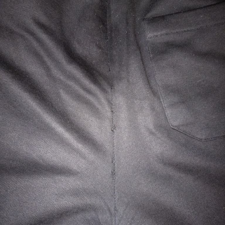 Pull & Bear Eşofman Altında Dikiş Ve Renk Sorunları