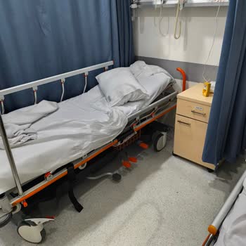 Özel Hastanede Hemşirelerin İlgisizliği Ve Amatör Davranışları