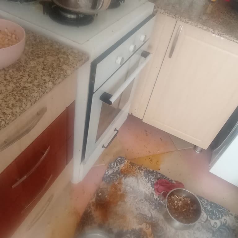 Emsan Mutfak Tehlikeli Düdüklü Tencere Deneyimi: Yanık Ve Hayal Kırıklığı