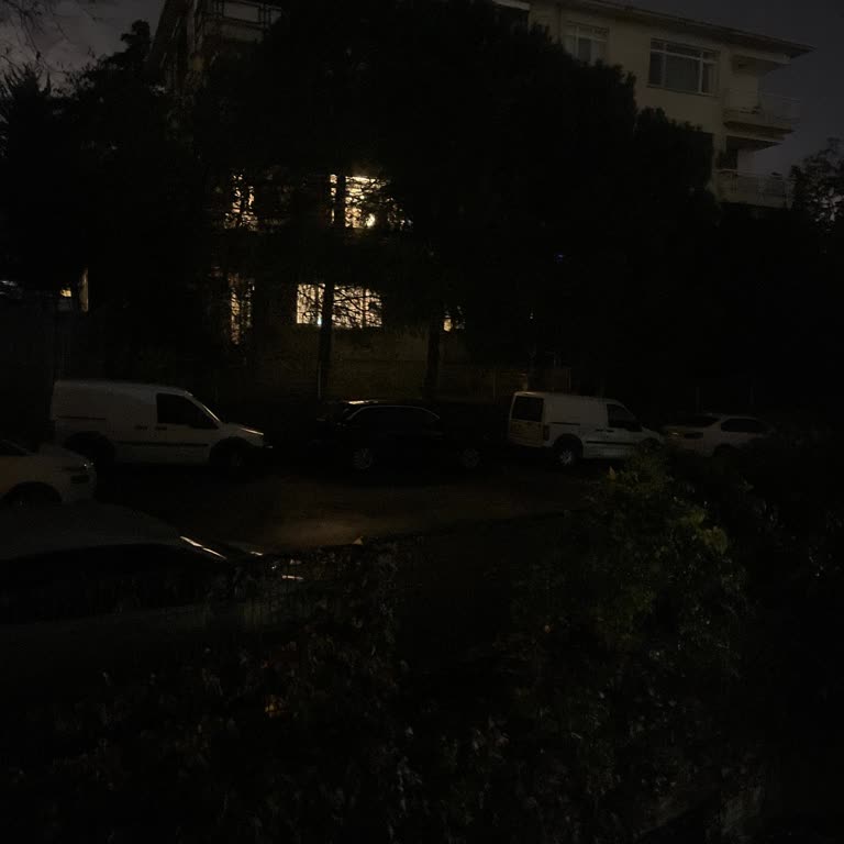 AYEDAŞ İstanbul Acıbadem'de İki Haftadır Süren Elektrik Kesintisi Krizi!