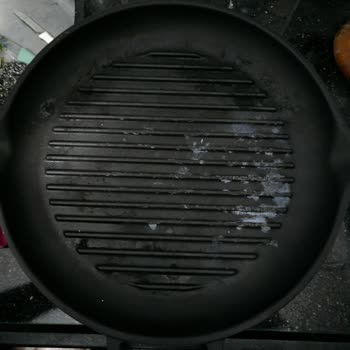 Lava Marka Döküm Tava Hayal Kırıklığı