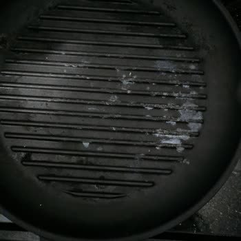 Lava Marka Döküm Tava Hayal Kırıklığı