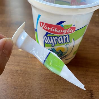 Ayranın İçinden Çıkan Plastik Parça Tehlikesi