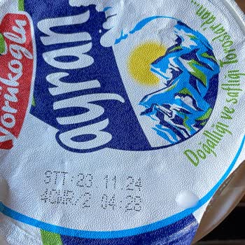 Ayranın İçinden Çıkan Plastik Parça Tehlikesi