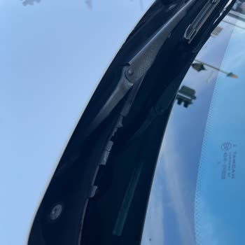 BMW F30 Ön Cam Fitili Kalite Sorunu