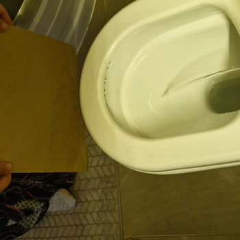 ECA Serel Klozette Hijyen Sorunu Ve Tasarım Hatası