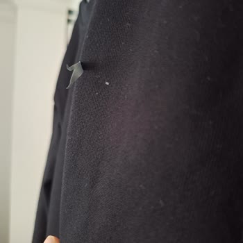 Slazenger Sweatshirt'ün Hızla Bozulan Logosu