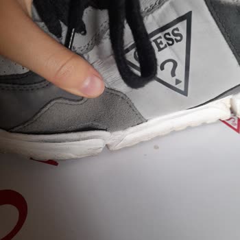 Guess Ayakkabıda Yanlarda Açılma Sorunu